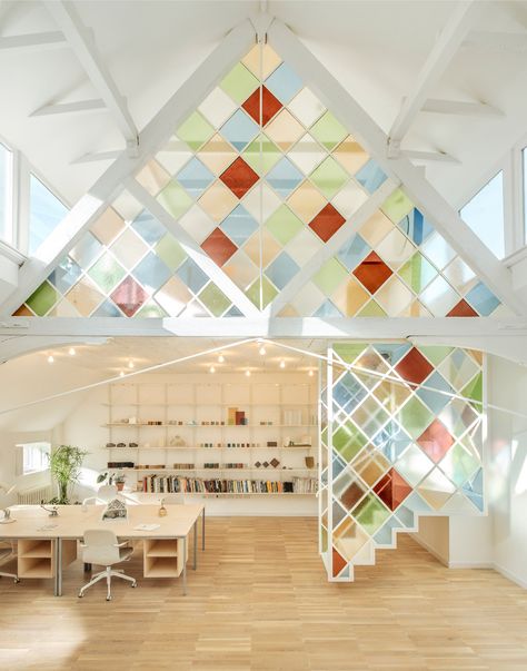 Surman Weston has converted a Victorian church in London's Islington into a colourful co-working space that doubles as the architecture studio's own office. Coworking Space Design, Church Conversions, Stained Glass Church, Interior Design Software, Workspace Design, Design Del Prodotto, Coworking Space, Hospitality Design, Space Design