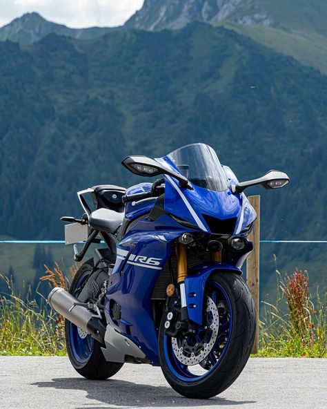 Yamaha R6 Blue, Bikers Wallpaper, Bike Aesthetic Wallpaper, Driving Lamborghini, Ricky Wallpaper, Wallpaper Backgrounds Aesthetic Iphone, Taylor Swift Laptop, Rainy Sunset, Dark Academia Art