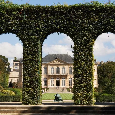 Château de Chantilly | Chantilly, France | Attractions - Lonely Planet Rodin Museum Paris, France Attractions, Museum Sculpture, Musee Rodin, Boston Ivy, Rodin Museum, Moss Covered, Paris Images, Sculpture Garden