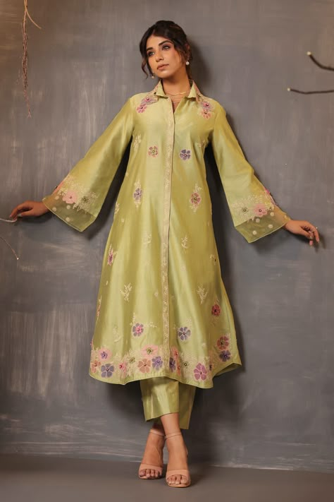 Shop for these amazing collections of Green Chanderi Silk Embroidery Thread Applique Work Shirt Kurta And Pant Set For Women by Niti Bothra online at Aza Fashions. Floral Kurta Designs Women, Marriage Suit, Silk Kurtas, Mint Green Shirts, Applique Work, Kurta Designs Women, Unique Dress, Pakistani Dress, Embroidery Suits Design