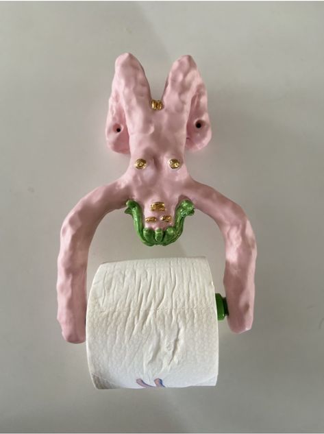 Ceramic Toilet Paper Holder, Quirky Ceramics, Cool Sculptures, Funny Ceramics, Weird Crafts, Creative Upcycling, Old Stuff, Upcycling Ideas, Keramik Design