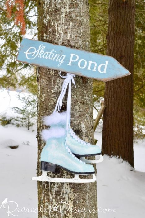 How to Paint Leather Skates for a One-of-a-Kind Look - Recreated Designs How To Paint Leather, Painted Ice Skates, Christmas Ice Skates, January Blues, Paint Leather, Country Chic Paint, Ice Skates, Winter Diy, Painting Leather