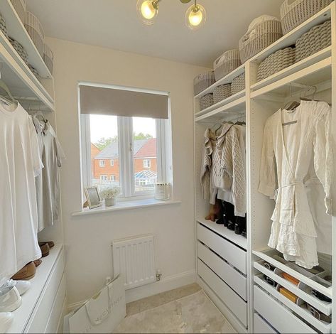 Spare Room Wardrobe Ideas, Spare Bedroom Dressing Room Ideas, Spare Room Walk In Closet, Ikea Dressing Room, Small Walk In Wardrobe, Small Spare Room, Spare Bedroom Closets, Small Dressing Rooms, Wardrobe Boxes