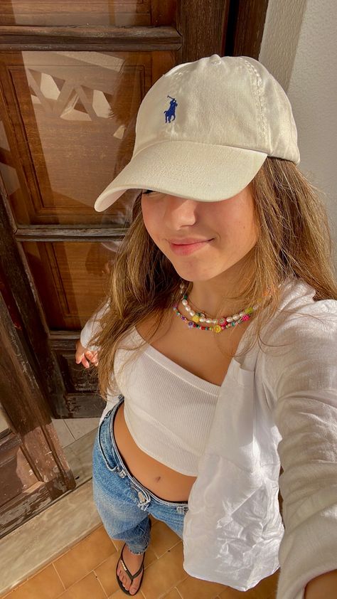 Polo Hat Outfit, Beige Cap Outfit, Cap For Girls Style, Cap Outfit Summer, Ralph Lauren Cap, Baseball Cap Outfit, Hat Aesthetic, Fotografi Iphone, Cap Outfit