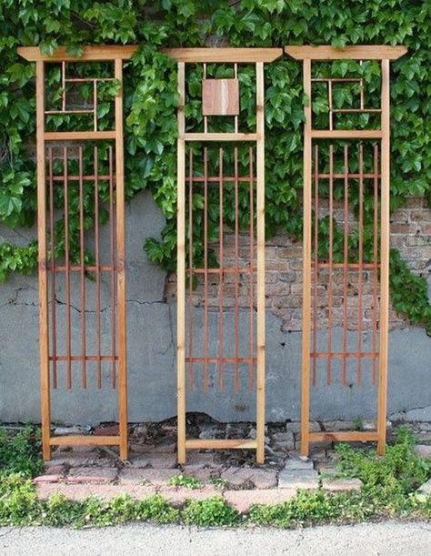 33 Wondrous Garden Trellis Ideas ~ Matchness.com Modern Trellis Design, Garden Trellis Designs, Building A Trellis, Wall Trellis, Modern Trellis, Wood Trellis, Diy Garden Trellis, Trellis Ideas, Wooden Trellis