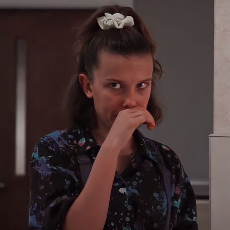 Eleven Stranger Things Season 3, Eleven St, Partner Costumes, Eleven Icon, Eleven Hopper, 11 Stranger Things, Stranger Things Girl, Wallpaper Fashion, Stranger Things Season 3