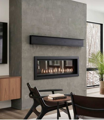 Venetian Plaster Fireplace Living Room, Fireplace Concrete Wall, Cement Fireplace Wall, Venetian Fireplace, Black Plaster Fireplace, Plaster Fireplace Ideas, Contemporary Industrial Living Room, Venetian Plaster Fireplace, Cement Fireplace