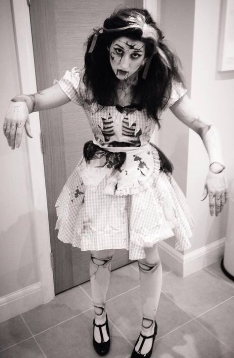 Halloween broken doll Zombie Doll Costume, Broken Doll Halloween Costume, Broken Doll Halloween, Broken Doll Costume, Doll Fancy Dress, Halloween Costumes 2014, Mom Costumes, Creepy Halloween Costumes, Halloween Fest