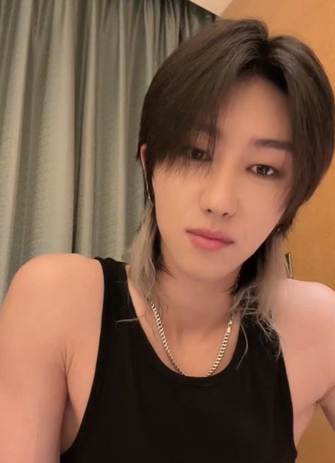 :) on Twitter: "minghao live 🖤 https://t.co/EQKzu9BpH2" / Twitter Minghao Icon Lq, Minghao Icon, Skunk Hair, The8 Minghao, Seventeen Minghao, Vernon Chwe, Seventeen The8, Kpop Idols, Kpop Guys