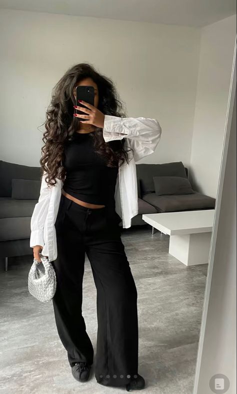 Basic Ootd Casual Simple, Clean Elegant Outfits, Semi Formal All Black Outfits For Women, Black Linen Pants Outfit Winter, Black Clean Girl Outfits, Black Trendy Outfits, Symphony Outfit Orchestra, Simplistic Outfits, Outfit Anniversaire