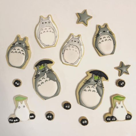 Totoro Cookies, Cookie Gram, Pretty Cookies, Icing Cookies, Sweet Table, Royal Icing Cookies, Royal Icing, Bon Appetit, Cookie Decorating