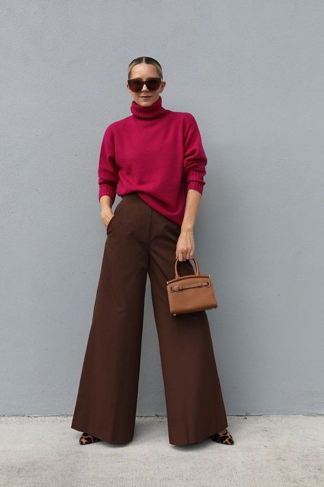 Brown Trousers Outfit, Brown Pants Outfit, Wide Leg Pants Outfit, Blair Eadie, Color Combos Outfit, Combination Fashion, Color Blocking Outfits, Atlantic Pacific, Color Combinations For Clothes