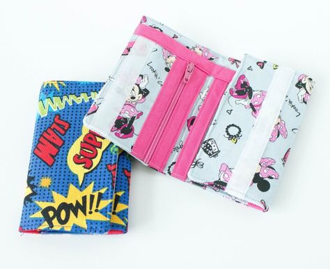 Kid's Wallet Tutorial Sewing Wallet, Wallet Pattern Free, Sewing Classes For Beginners, Wallet Sewing Pattern, Sew Wallet, Wallet Tutorial, Sew Ins, Trendy Sewing, Beginner Sewing Projects Easy