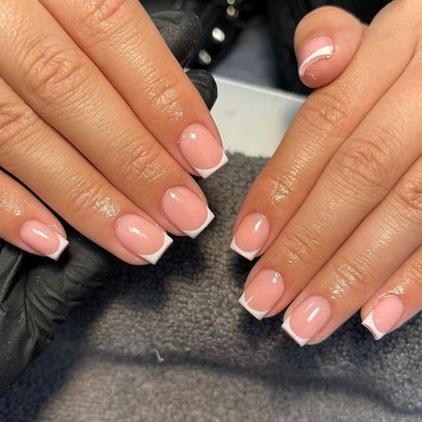 Short French Tip, Natural Nails Manicure, Short French, Spring Acrylic Nails, French Manicure Nails, Girly Acrylic Nails, French Tip Acrylic Nails, Basic Nails, Work Nails