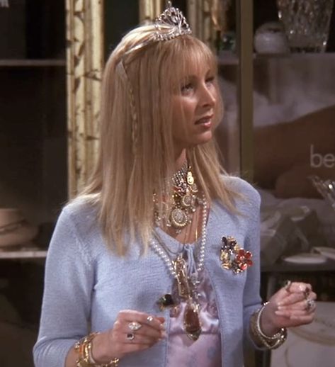 #friends Phoebe Buffay Rings, Phoebe Buffay Style, Lisa Kudrow Friends, Moo Point, Lisa Kudrow, Smelly Cat, Friends Tv Series, Phoebe Buffay, Friends Aesthetic