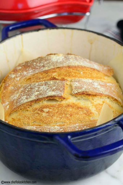 Bread In A Dutch Oven, Oven Bread, Dutch Oven Bread, Artisan Bread Recipes, Dutch Oven Cooking, Rustic Bread, Dutch Oven Recipes, No Knead Bread, No Knead