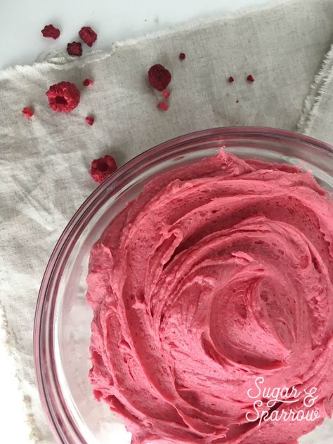 Freeze Dried Raspberry Buttercream. You'll never want to go back to using jam or fresh berries again! #recipe #buttercream #raspberrybuttercream #cake Raspberry Buttercream Frosting, Raspberry Frosting, Raspberry Crumble, Chocolate Shortbread Cookies, Raspberry Buttercream, Raspberry Cookies, Chocolate Oatmeal Cookies, Freeze Dried Raspberries, Dried Berries