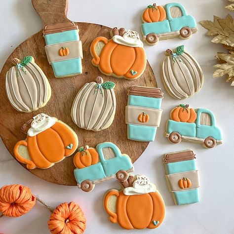 LuckyCookieStudio - Etsy Fall Themed Decorated Cookies, 4-h Cookies Decorated, Simple Fall Sugar Cookies Decorated, Fall Theme Sugar Cookies, Fall Themed Cookies Decorated, Fall Themed Sugar Cookies, Fall Cookies Decorated With Royal Icing, Fall Sugar Cookies Royal Icing, White Pumpkin Cookies