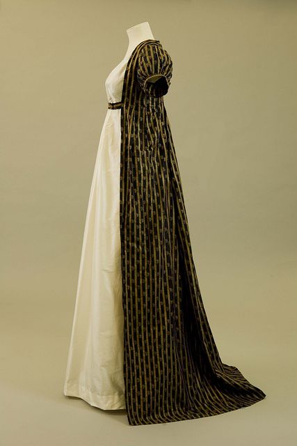 I love regency era jackets like this. Gotta find a way to modernize and make one for myself. Winter Sewing, Regency Gown, Regency Era Fashion, 1800s Fashion, Regency Dress, Period Dress, Regency Fashion, 19th Century Fashion, Old Dresses