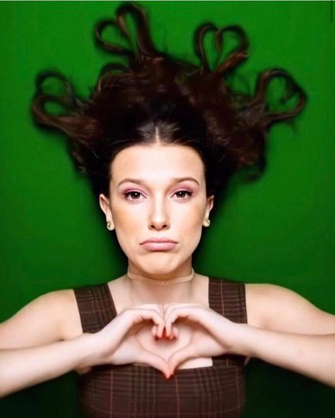 Mike Eleven, Funny Photos Of People, Bobby Brown Stranger Things, Stranger Things Actors, Eleven Stranger Things, Enola Holmes, Stranger Things Netflix, Fav Celebs, Millie Bobby Brown