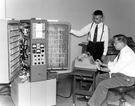 Computers in the 1950s Alter Computer, First Transistor, Computer History, New Bedford, Old Computers, Personal Computer, Learn To Code, Photo Memories, Desktop Computers