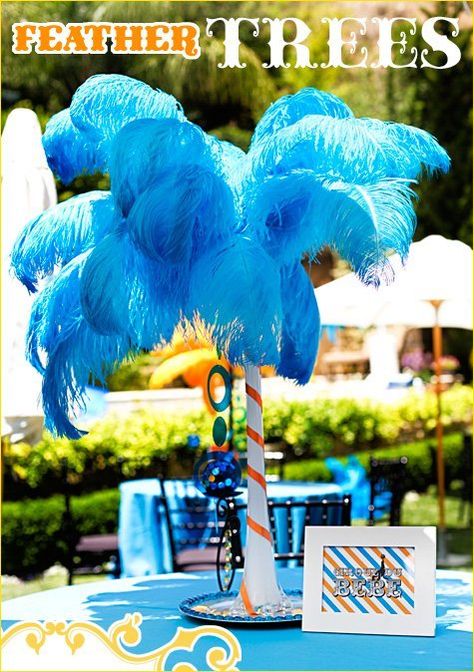 Unique Wedding Table Centerpieces, Rio Birthday Parties, Flower Alternatives, Rio Party, French Circus, Diy Feather, Tree Centerpiece, Centerpiece Diy, Green Feathers