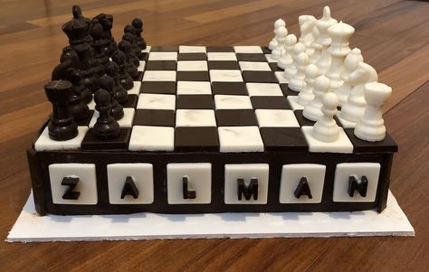 Chess board, chess cake, chess board, chocolate chess, chess birthday, chess wizard, 21 birthday cake, chocolate molds Chess Board Birthday Cake, Chess Board Cake Ideas, Chess Cake Ideas, Chess Birthday Party Ideas, Chess Birthday Cake, Chess Birthday Party, Monopoly Cake, Chessboard Cake, Chess Board Cake