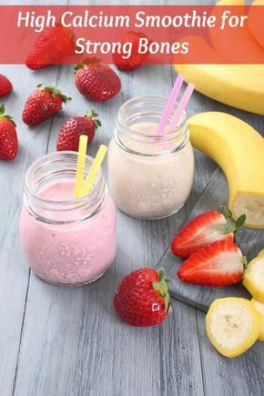 High calcium smoothie recipe for strong bones. Keep your bones healthy with extra calcium! Wheatgrass Recipes, Osteoporosis Diet, Amazing Smoothie Recipes, Blendtec Recipes, Healthy Breakfast Bowl, Apricot Smoothie, Buckwheat Recipes, Pomegranate Recipes, Healthy Meals Recipes