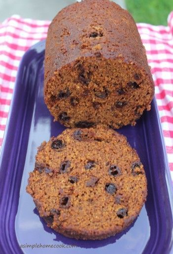 Hobo Bread Recipe, Hobo Bread, Bread With Raisins, Brown Bread Recipe, Vanilla Oil, Raisin Bread, Brown Bread, Dried Blueberries, Sugar Maple