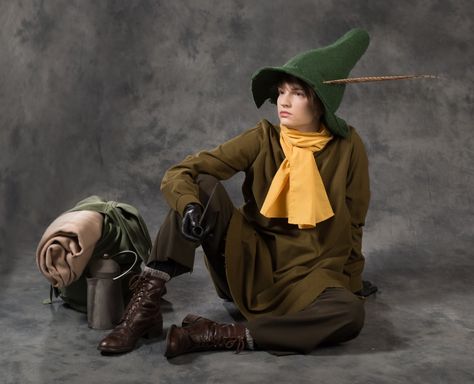 Snufkin - Traveler by mizuyaiba Moomin Costume, Snufkin Cosplay, Cosplay Group, Moomin Cartoon, Models To Draw, People Portraits, Moomin Valley, Portraits Photography, Epic Cosplay