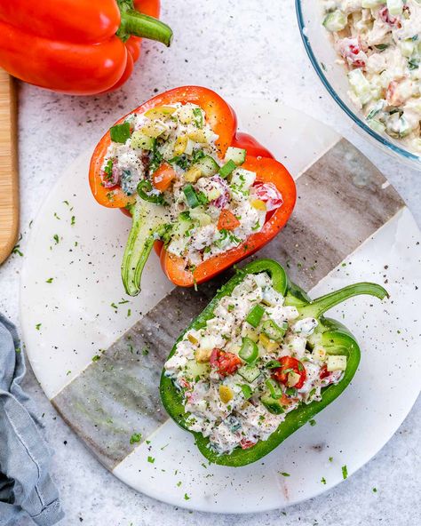 Chicken Salad Stuffed Peppers | Clean Food Crush Chicken Salad With Bell Peppers, Bell Pepper Chicken Salad, Raw Stuffed Bell Peppers, Raw Pepper Recipes, Antinflamatory Diet, Yogurt Homemade, Salad Appetizer Cups, Greek Yogurt Chicken Salad, Yogurt Chicken Salad