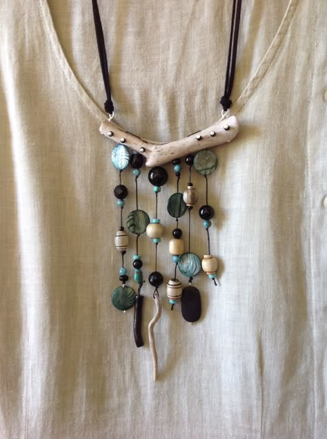 Driftwood and black onyx necklace Macrame Colar, Wood Jewelery, Driftwood Jewelry, Jewelry Quotes, Textile Jewelry, A Necklace, Jewelry Stand, Diy Schmuck, Bijoux Diy