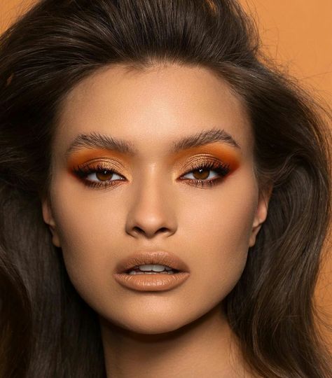 Sunset smokey eye Eye Makeup For Tan Skin, Orange Eye Makeup, Sunset Makeup, Makeup Pics, Sunset Palette, Tan Skin Tone, Orange Makeup, Zsa Zsa, Best Eye Makeup