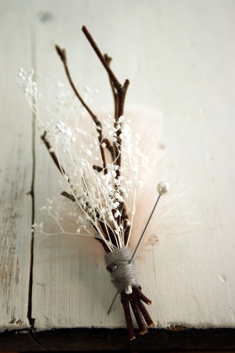 CARDIGAN Boutonniere Feather Boutonniere, Groom Boutonniere, Boutonniere Wedding, Groom And Groomsmen, Wedding Groom, Wedding Trends, Boutonniere, Winter Wedding, Beautiful Weddings