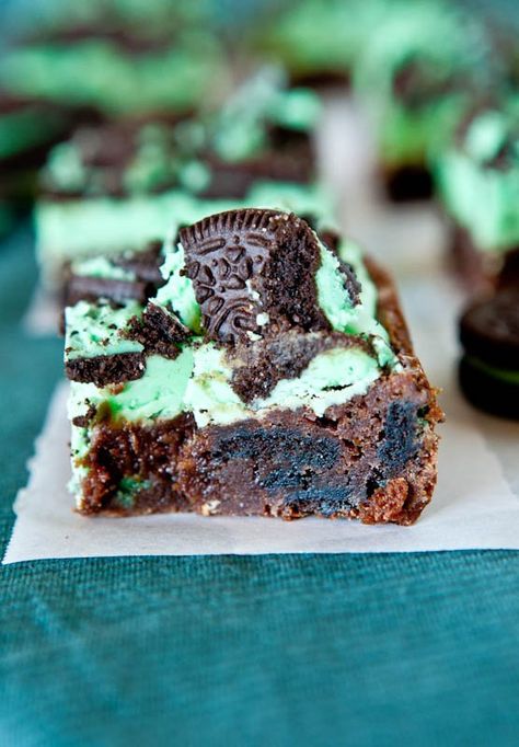 Oreo Brownies Recipe, Brownie Oreo, Oreo Bars, Mint Oreo, Mint Brownies, Chocolate Oreo, Oreo Brownies, Brownies Recipe, Yummy Sweets