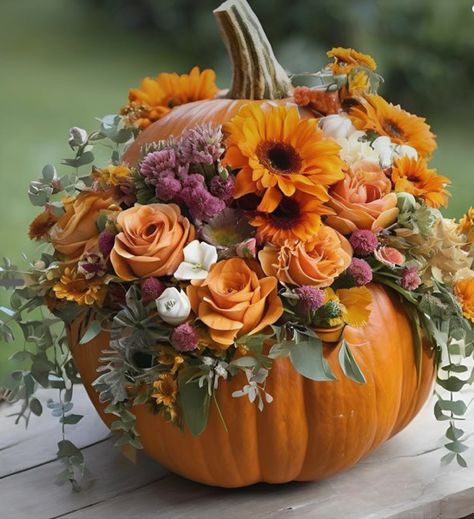 Pastel Fall Flower Arrangements, Pumpkin With Sunflowers, Floral Shop Exterior Store Fronts, Autumn Flower Display, Floral Fall Decor, Farm Floral Arrangements, Table Flowers Home, Fall Flower Display, Fall Outdoor Centerpieces For Table