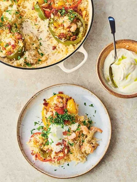 Check out more of our recipes! Shrimp Chorizo, Funky Food, Fakeaway Recipes, Chorizo Recipes, Jamie Oliver Recipes, Sweet Peppers, Savory Dishes, Summer Lunch, Chicken Pasta Recipes