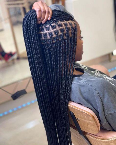 Flexible Black Knotless Braids Burgundy Knotless, Black Knotless, Medium Knotless Box Braids, Small Knotless Braids, Knotless Braids Hairstyles, Small Knotless, Medium Knotless, Knotless Box Braids, Small Box Braids