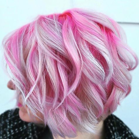 Hot Pink Short Hair with White Highlights Highlights Thick, Trendy Hair Color Ideas, Pink Haircut, Pink Hairstyles, Pink Hair Highlights, Pink Short Hair, Haircut Ideas Trendy, Thick Bangs, Bob Haircut Ideas