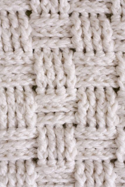 Basket weave crochet, I thought this was knitted! Crochet A Baby Blanket, Basket Weave Stitch, Basket Weave Crochet, Crochet Unique, Basketweave Stitch, Crochet Diy, Crochet Basket, Chunky Yarn, Basket Weave