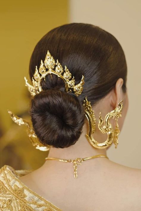 Thai Hair Accessories, Cambodian Jewelry, Khmer Jewelry, Thai Jewelry, Maharashtrian Jewellery, Thailand Dress, Traditional Hairstyle, Thai Clothes, Creative Fashion Photography