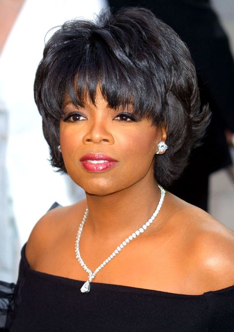 Oprah Winfrey - Born in Kosciusko, MS Top Hairstyles For Men, Weave Styles, Athletic Hairstyles, Girls Braids, Popular Hairstyles, Hair Weave, Oprah Winfrey, Hair Pictures, Professional Hairstyles