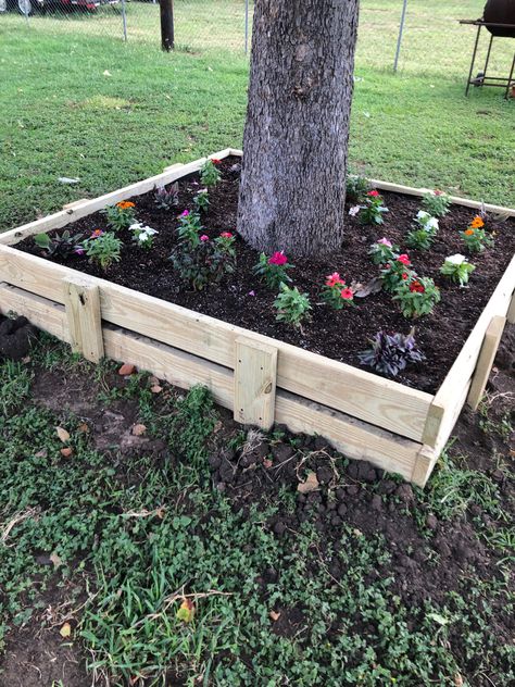 Raised Garden Beds Diy Vegetables, Landscaping Around Trees, Diy Raised Garden, Outdoor Decor Backyard, Front Yard Landscaping Design, Home Landscaping, Backyard Garden Design, Garden Yard Ideas, Garden Trees