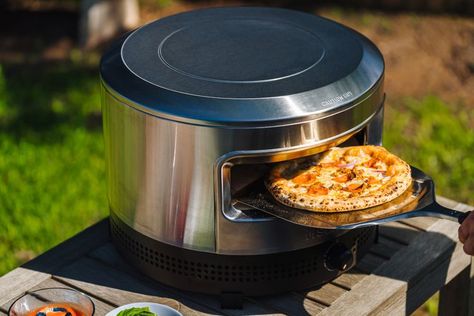 I Tested the New Solo Stove Pi Prime Pizza Oven – Here’s My Review Solo Stove Pizza Oven Recipes, Backyard Pizza Oven, Pizza Oven Recipes, Pizza Homemade, Gas Pizza Oven, Solo Stove, Cast Iron Cookware Set, New Oven, Pizza Food