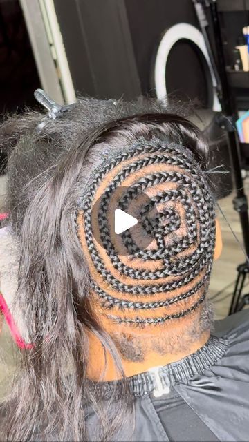 BOOKING LINK BELOW ⬇️ DO NOT DM! on Instagram: "Here’s a more detailed video of how to hide the track the 619 way 😂 when doing no leave out. 💗💗 
.
.
#stitchbraids #stitchbraidsatlanta #baltimorestitchbraids #dmvstitchbraids #stitchbraider #stitchedponytail #ponytail #braidedponytail #braids #baltimorebraider #baltimorehairstylist #baltimorebraids #dmvbraider #dmvbraids #explore #dmvhairstylist #bohemianknotlessbraids #knotlessbraids #baltimoreknotlessbraids #dmvknotlessbraids #menbraids #menstitchbraids #mensbraider #baltimoremenbraids #viral #explorepage #baltimoremua #dmvmua #atlantahairstylist #atlantabraids" Sew In No Leave Out No Closure, Hair Weaving Techniques, Sew In Hairstyles, Stitch Braids, Sew In, Braided Ponytail, Hair Stylist, Different Colors, Braids