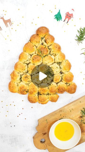 Aileen Cox Blundell - Baby Led Weaning Coach on Instagram: "2 Ingredient Dough Christmas Tree Bread with Herbs, Garlic and Cheese 🥳🎅🏻🥰❤️ This is my absolute favourite Christmas party food EVER!!!!! So fab when you have friends over. Press save!!!! You won’t regret it! Aileen xoxoxox This bread is: 👶🏻 PERFECT for baby Led weaning ❄️ Great for the freezer ⏰ REALLY quick to make 🤤 100% delicious Recipe 3 cups (420g) self raising flour 3 cups (750ml) Greek or thick natural yogurt If the dough is too dry add a little extra yogurt. If the dough is too sticky add more flour one tablespoon at a time. Additions: 2 cloves garlic crushed, 6 sprigs thyme leaves. Add and mix well into the dough. Take a small amount of the dough and roll into a ball then place about 1 tsp of buffalo mozzarella i Dough Christmas Tree, Bread With Herbs, Tree Bread, Christmas Tree Bread, 2 Ingredient Dough, Self Raising Flour, Buffalo Mozzarella, Holiday 2024, Natural Yogurt