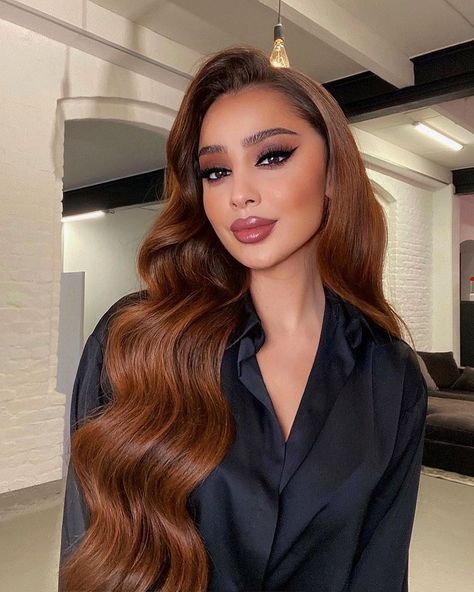 with classic glam waves and makeup Long To Short Hair, Hair Appointment, Auburn Hair, Hair Inspiration Color, Hair Inspo Color, Ginger Hair, Hair Color Trends, Aesthetic Hair, Brunettes