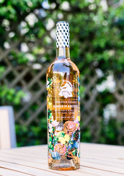 Best Rose Wine, Summer In A Bottle, Rosé Wine, Coffee Wine, Pink Wine, Growing Grapes, Wine Cheese, Wine Parties, Wine Time