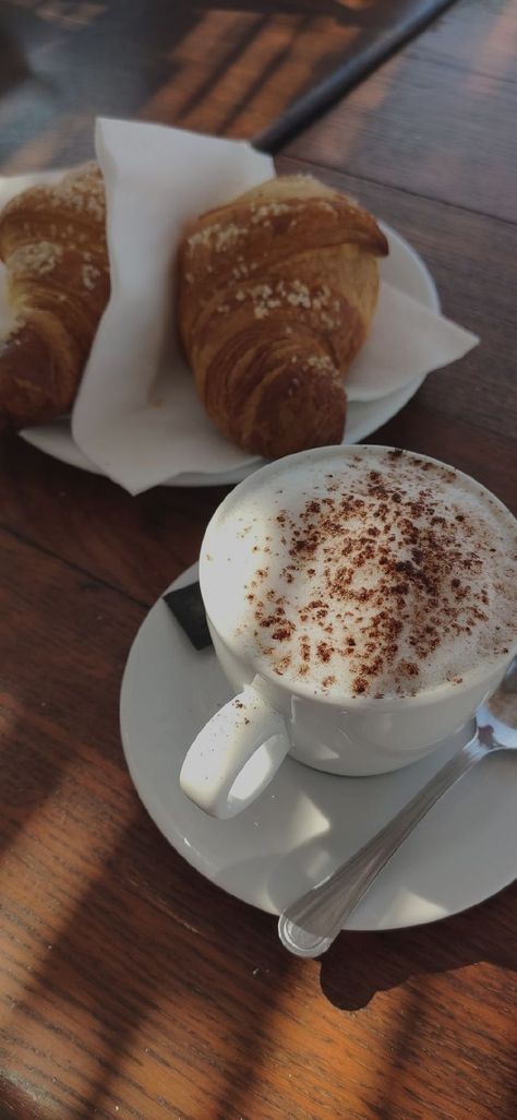 Breakfast At The Beach Mornings, Beach Morning Aesthetic, Morning Coffee Snap, Morning Breakfast Snap, Breakfast Aesthetic Mornings, Morning Snap, Morning Coffee Cups, French Beach, Croissant Breakfast