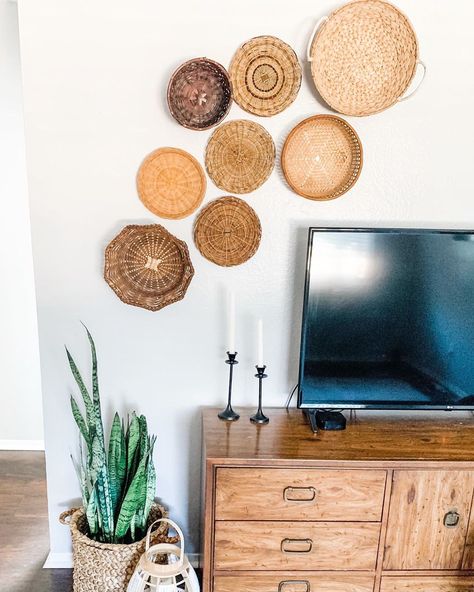 Vance Design Collective on Instagram: “I’m down a kid today and taking advantage of it 🙌🏻. So in between laundry, cleaning, and attempting to exercise (I actually laughed out…” Basket Walls Boho Living Room, Basket Walls Boho, Basket Walls, Wicker Wall Decor, Nice House, Wall Hanging Basket, Wicker Wall, Tv Wall Decor, Basket Wall